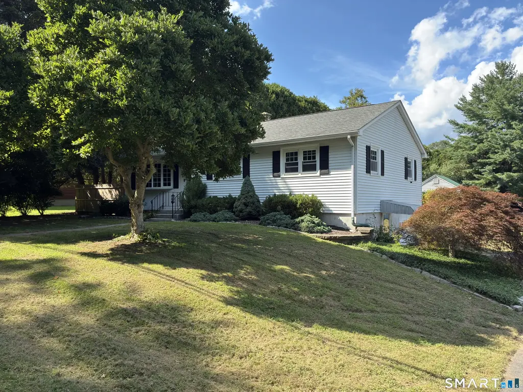 102 Derry Hill Road, Montville