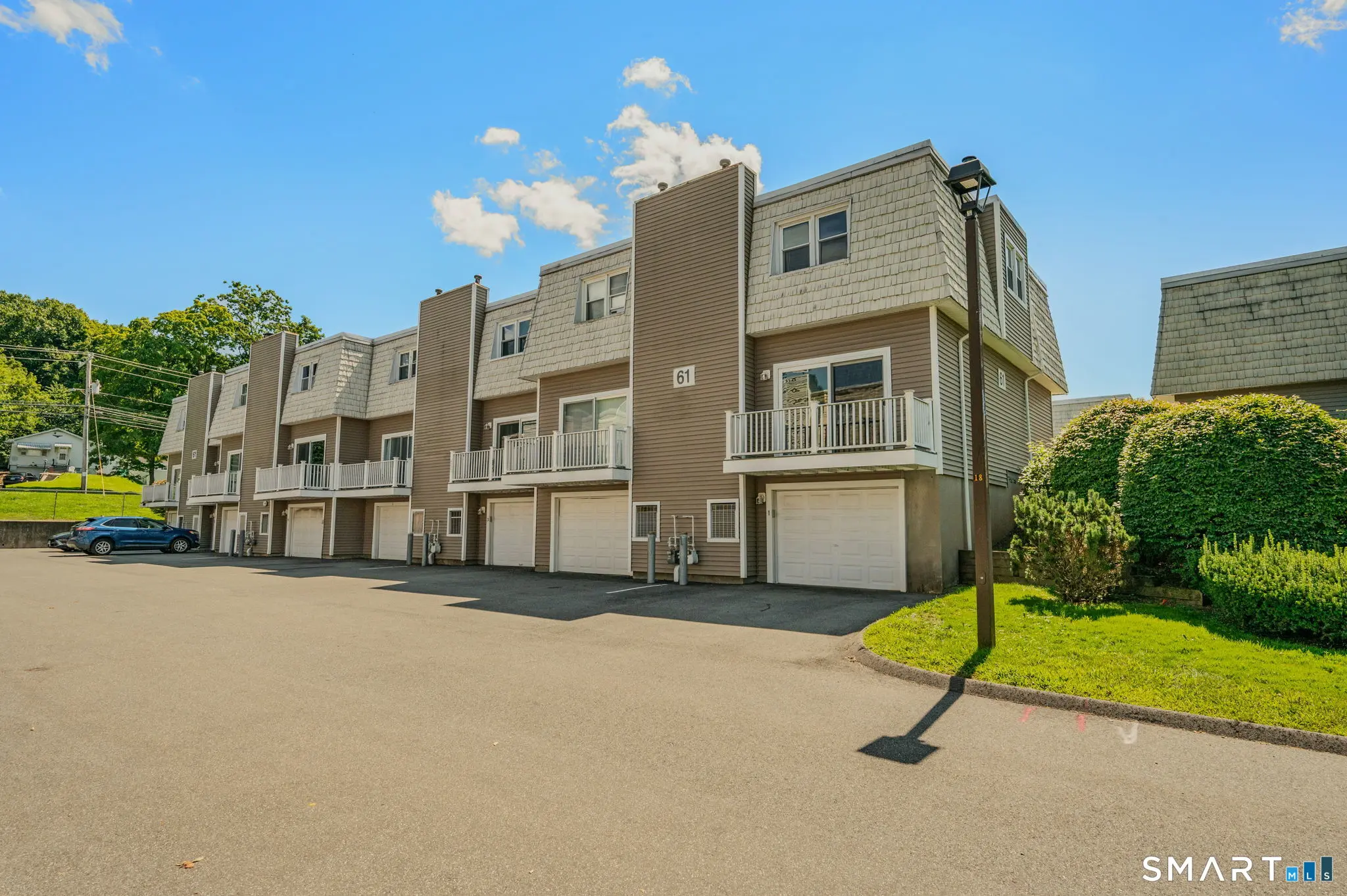 61 Meetinghouse Village 1, Meriden