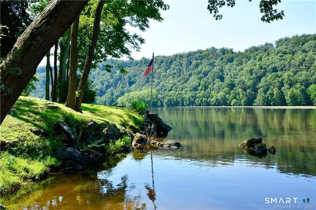 67 Lake Lillinonah Road North, Bridgewater