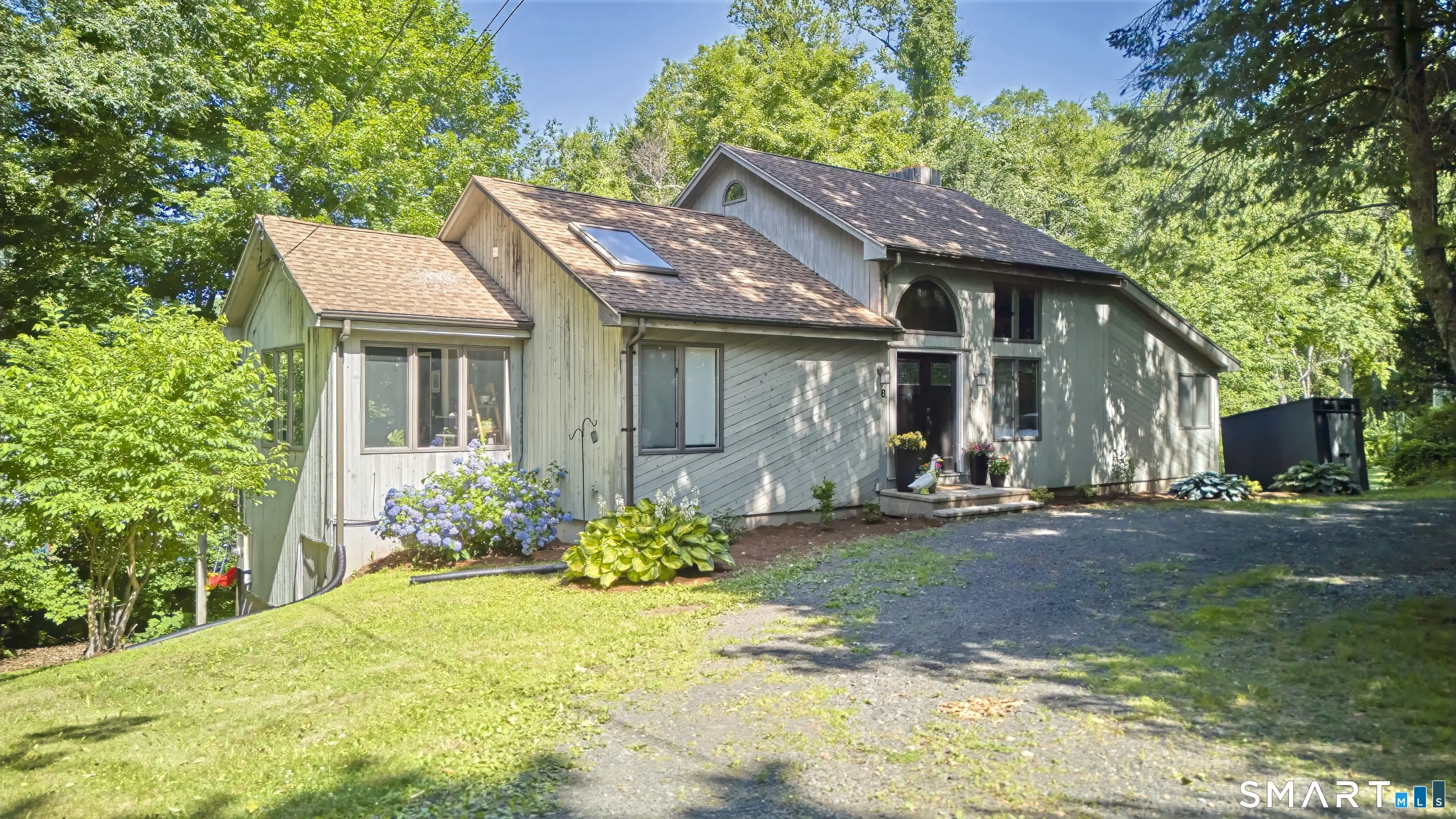 8 Mountain Trail, East Hampton
