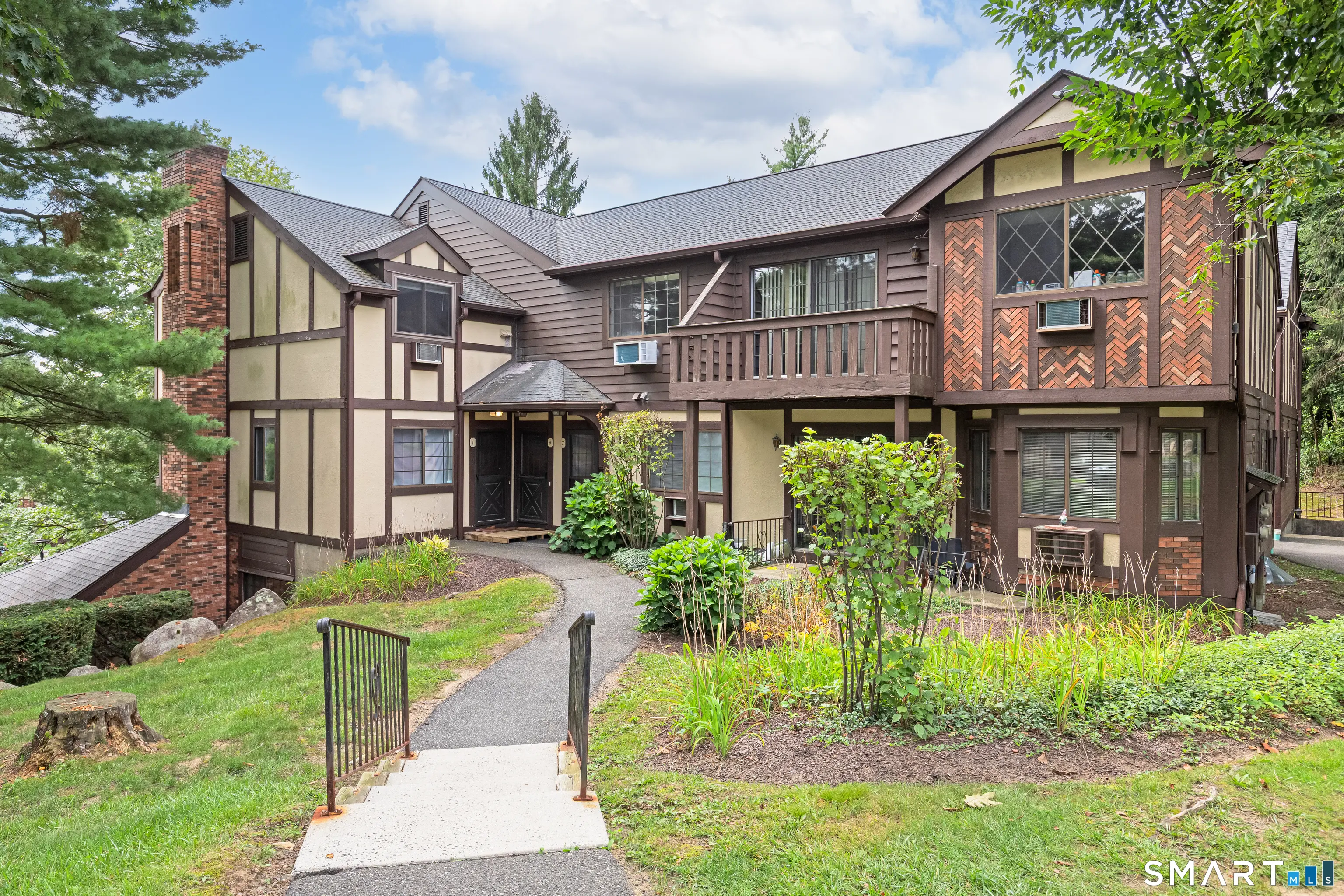 7 Falmouth Court 7, Brookfield