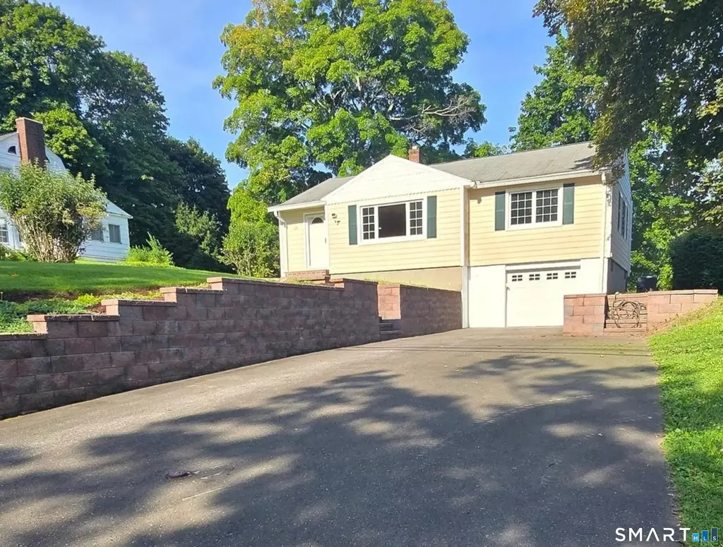 128 Middlebury Road, Watertown
