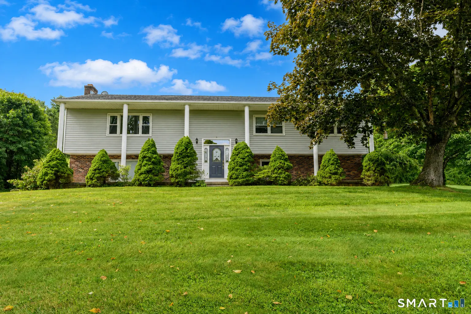 26 Dorchester Lane, Branford