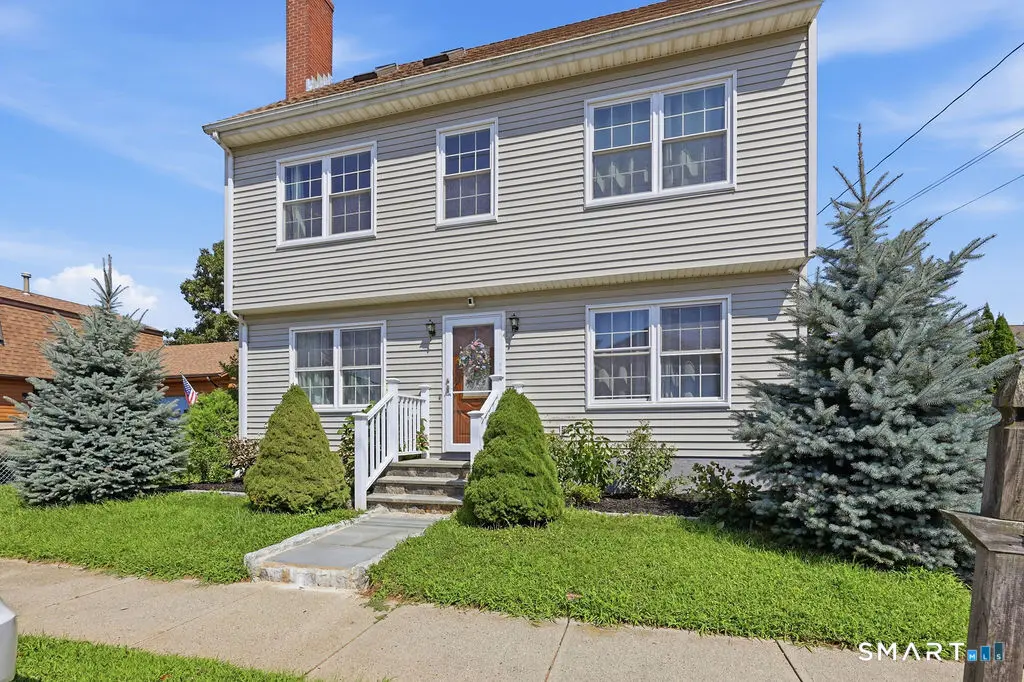 31 Center Avenue, East Haven