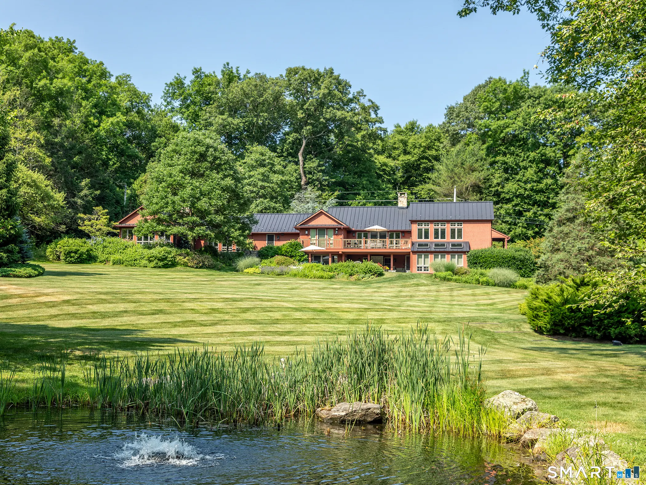 35 Schoolhouse Road, Roxbury