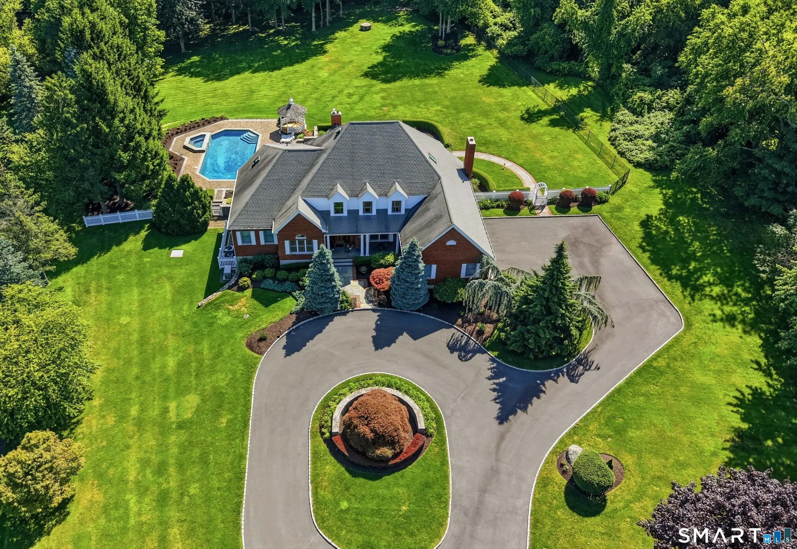 8 Huntington Lane, New Fairfield