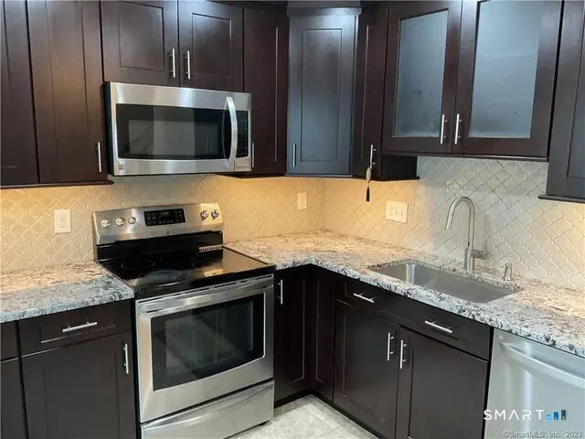 25 Padanaram Road 84, Danbury