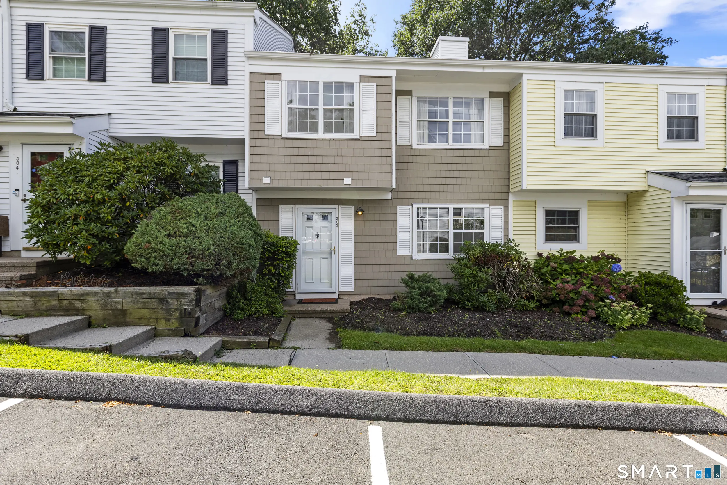 93 Park Avenue 305, Danbury