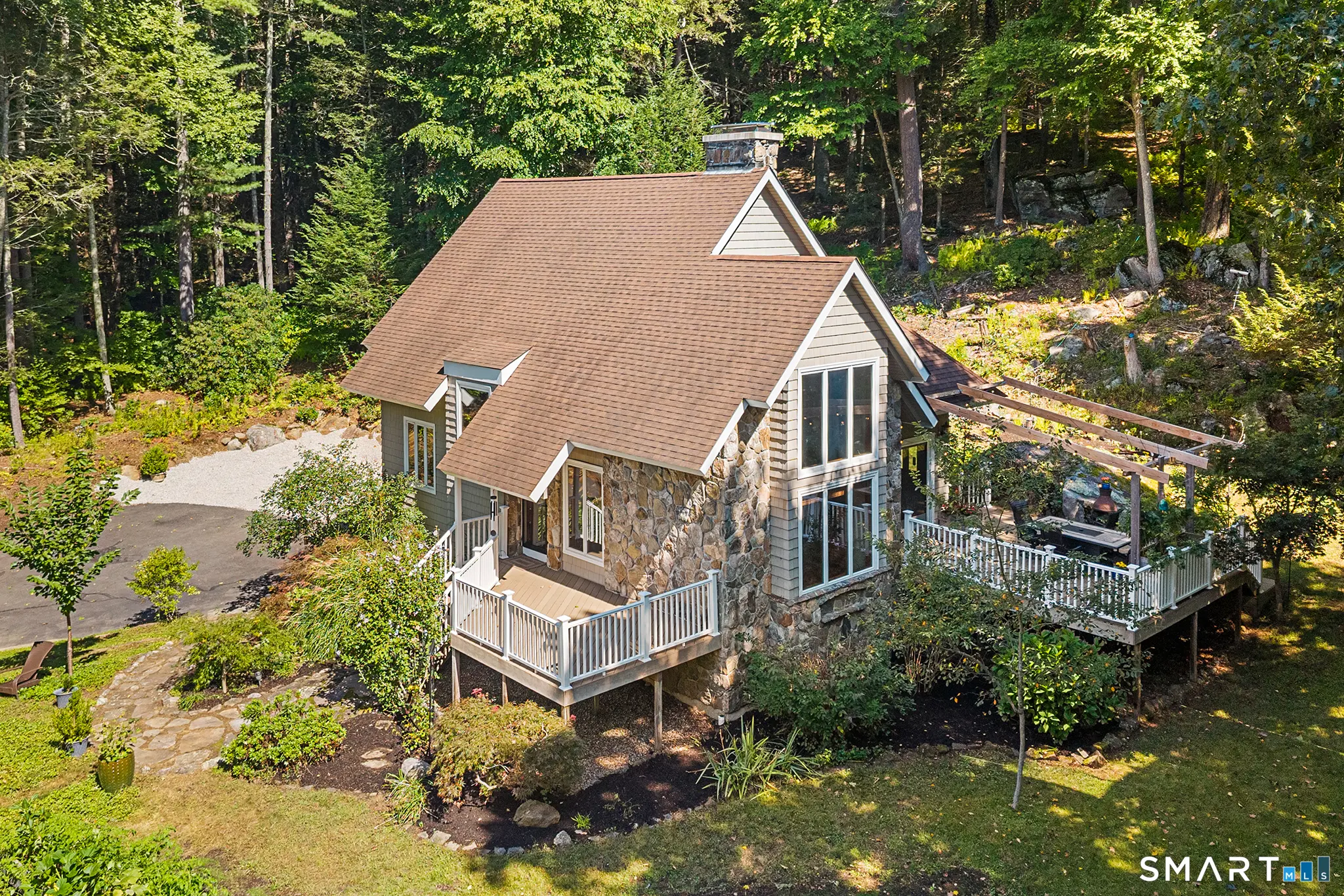 82 East River Road, Barkhamsted