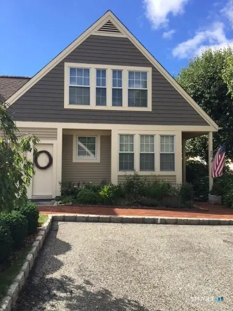 20 Darien Close 20, Darien