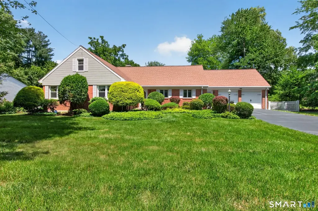 80 Belknap Road, West Hartford