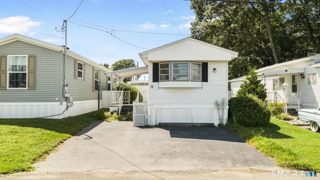 15 Broadway North, Westbrook
