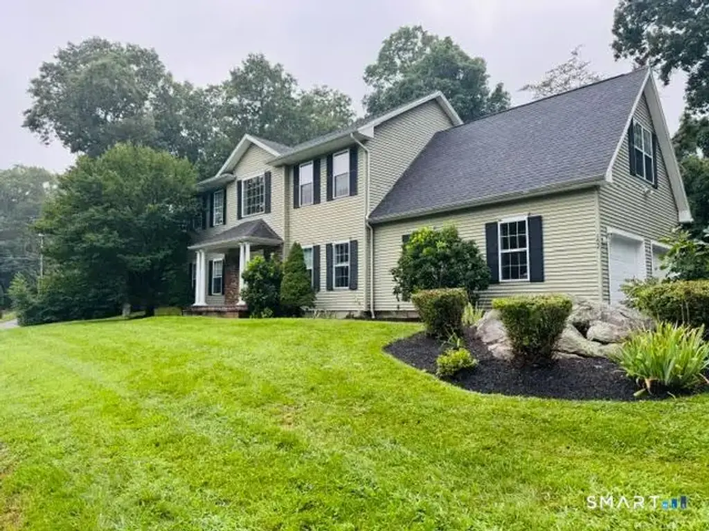 152 New London Road, Groton