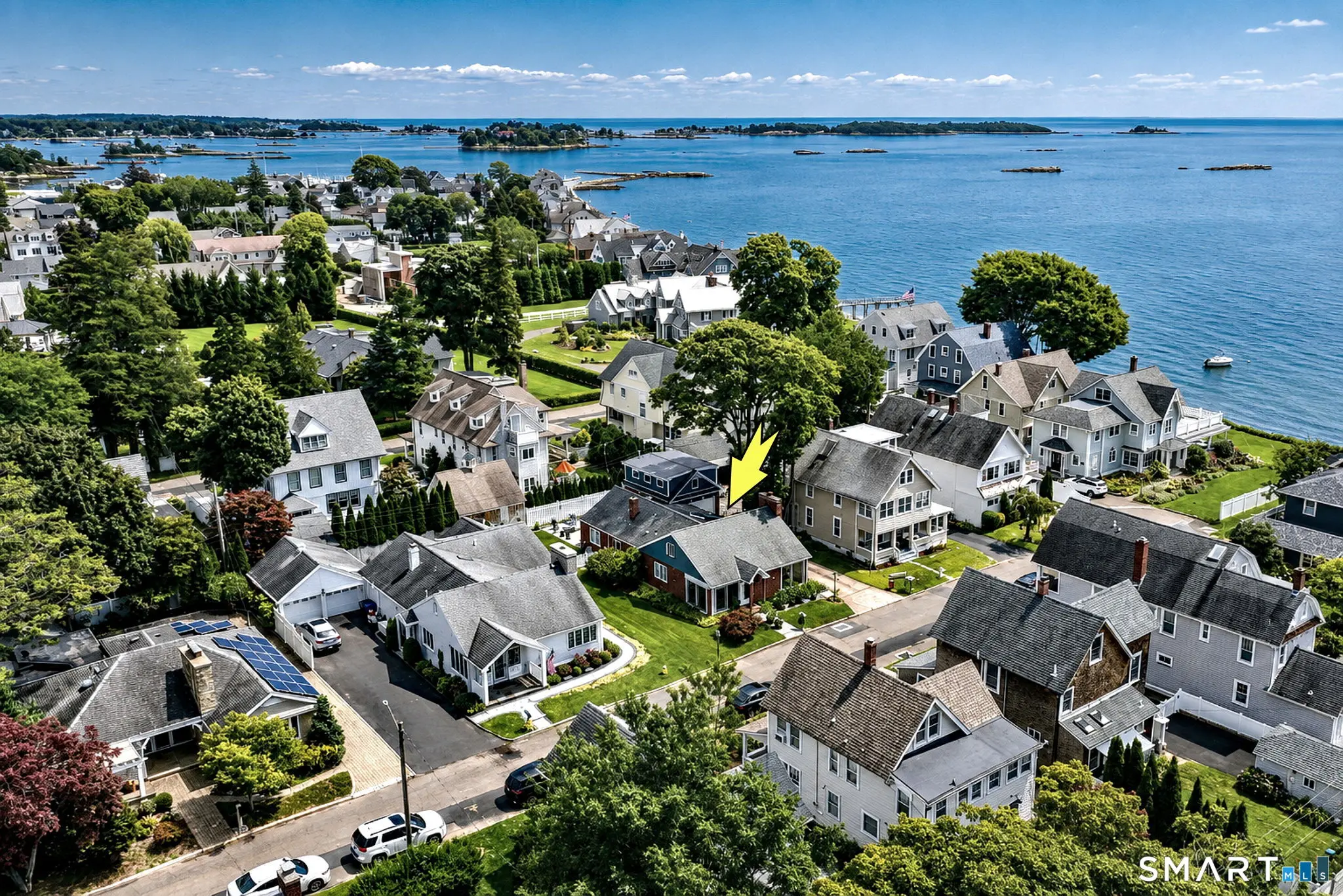 13 Crescent Bluff Avenue, Branford