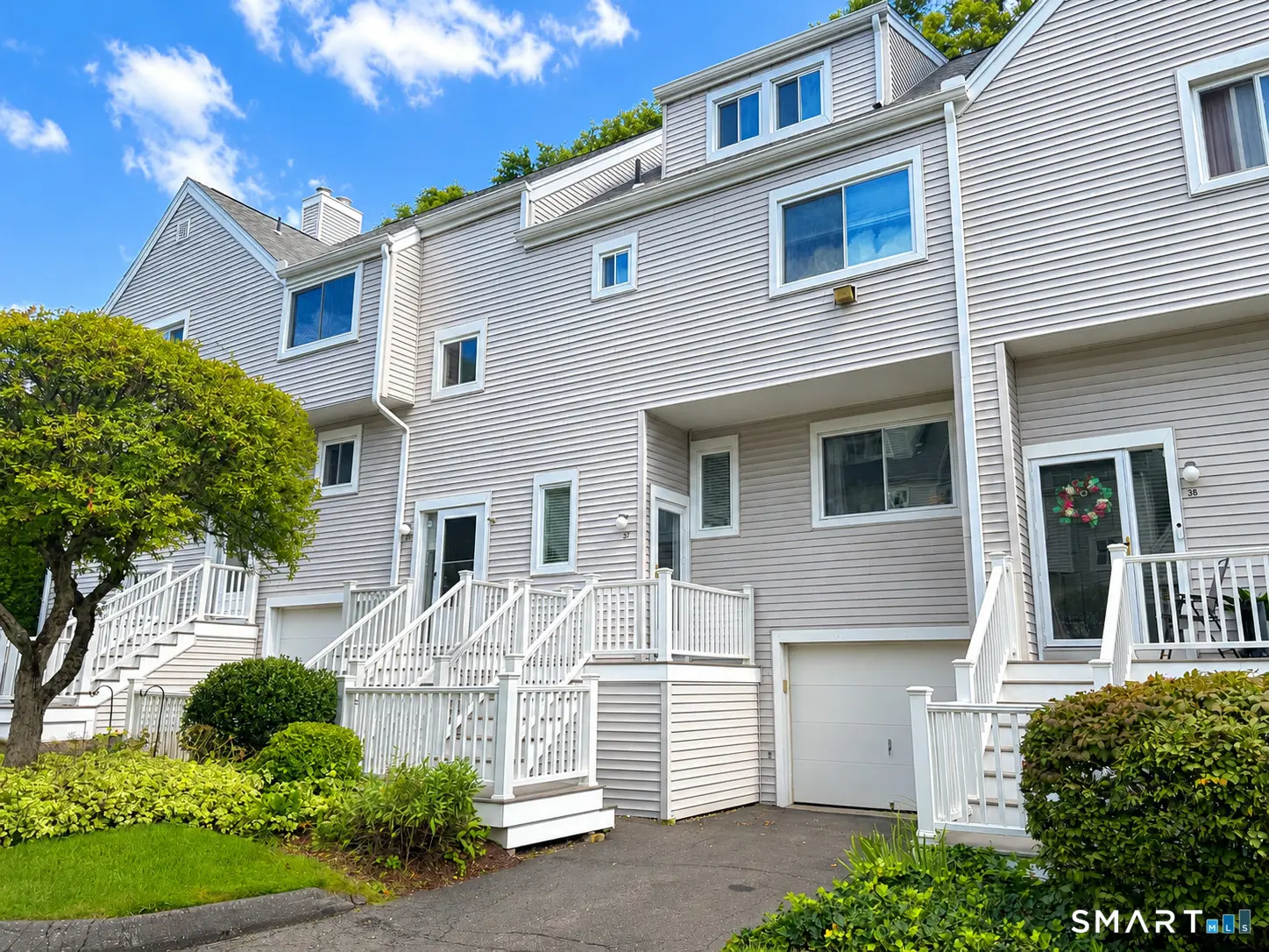 37 Country Place 37, Shelton