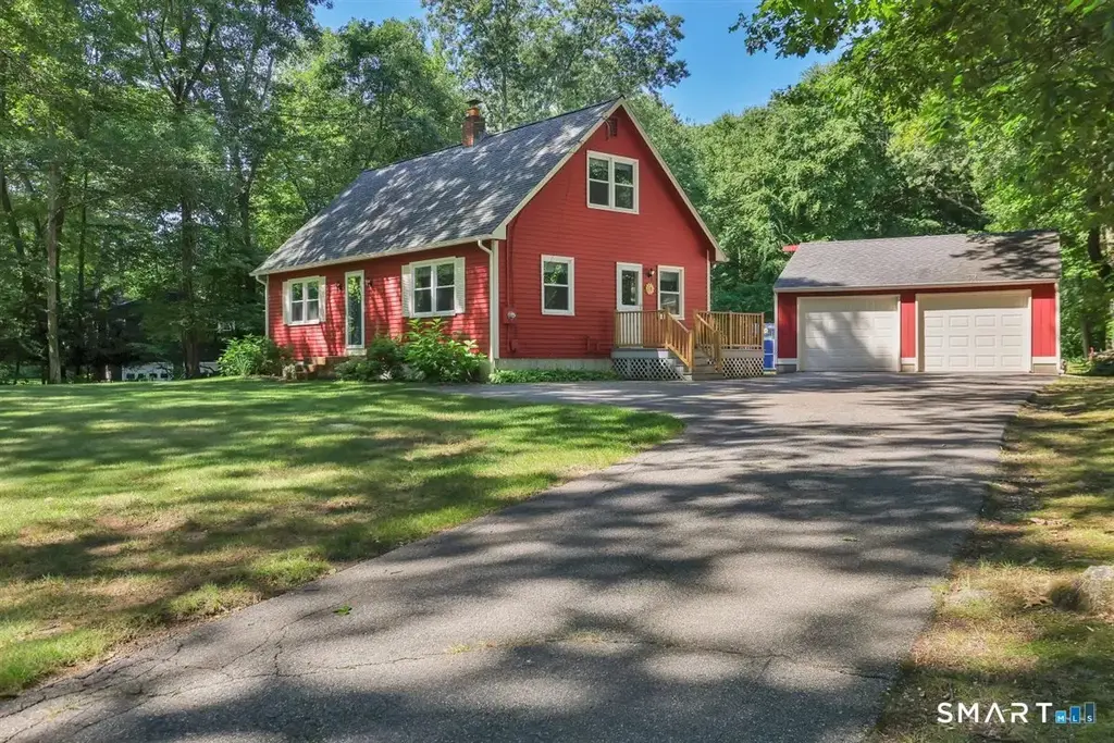 328 Bulkeley Hill Road, Colchester
