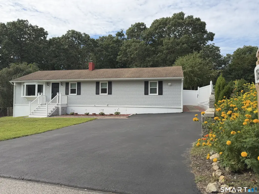 29 Blueberry Hill Road, Groton