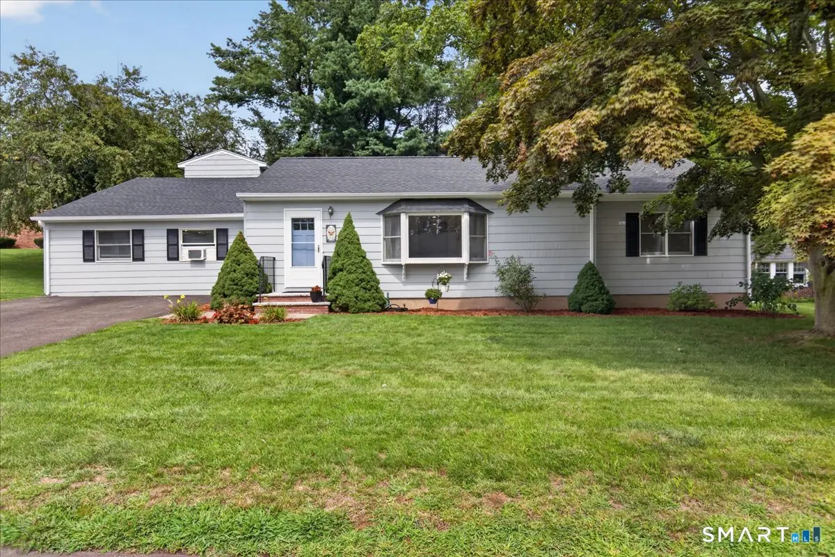 22 Robinwood Road, Hamden