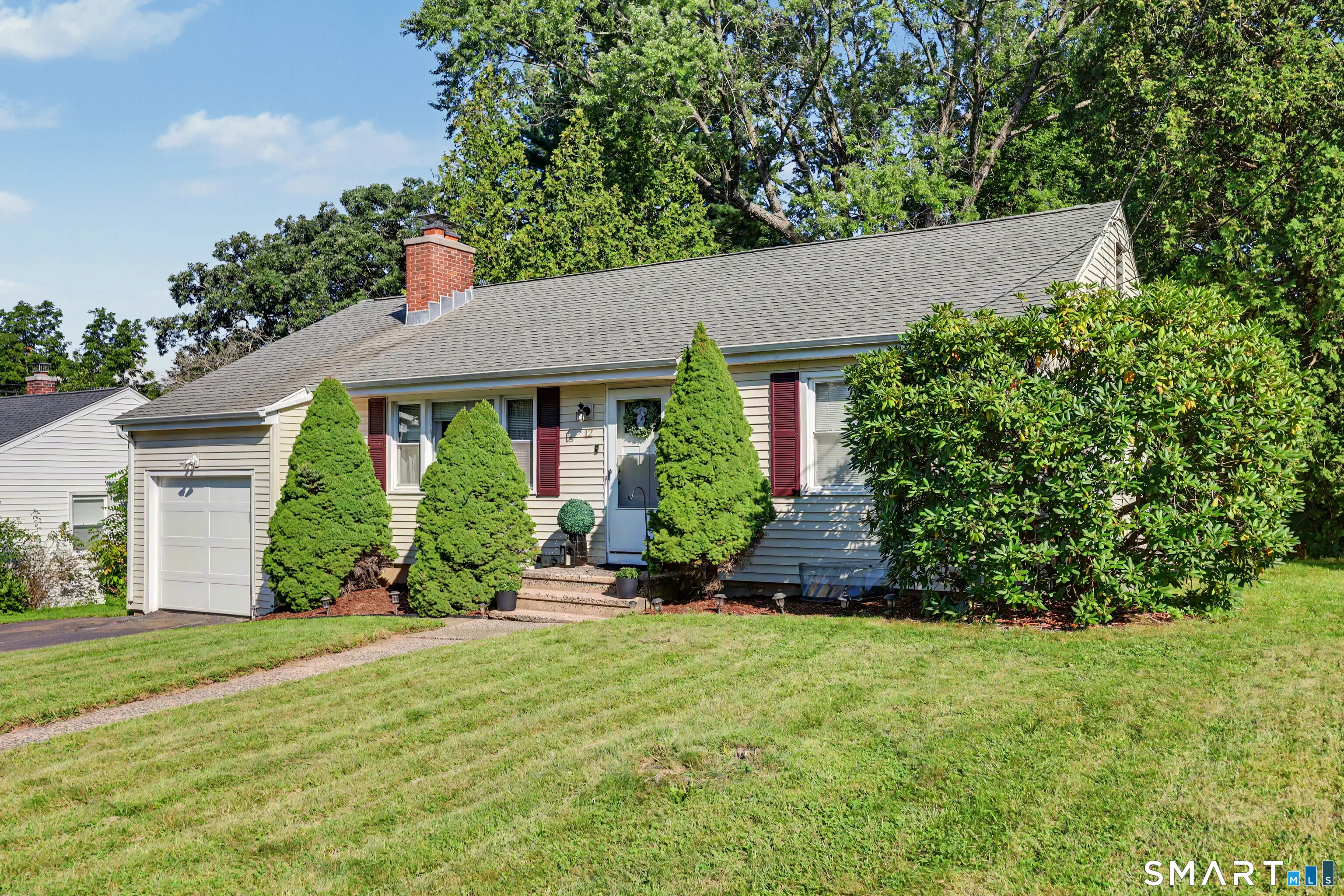 12 Hillview Avenue, Hamden