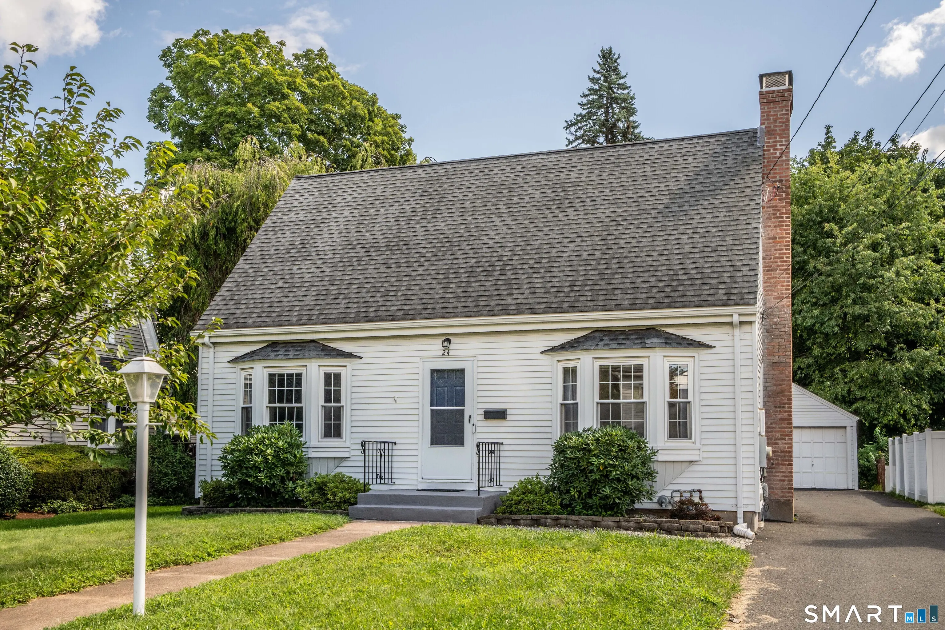 24 Colonial Street, West Hartford
