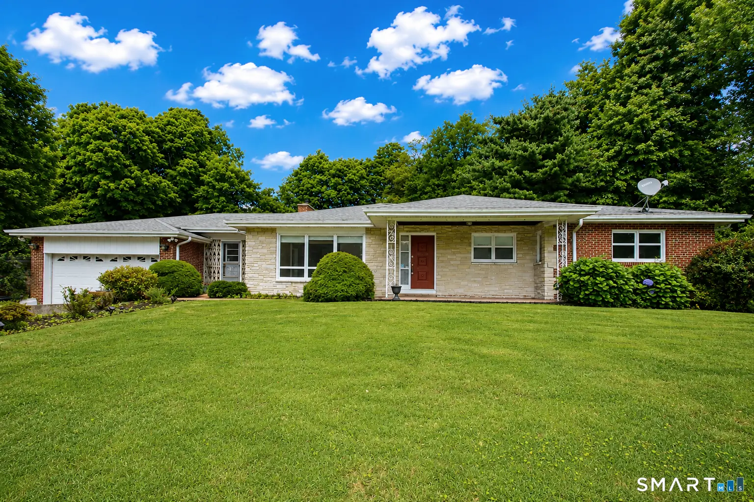 85 Center Street, Wolcott