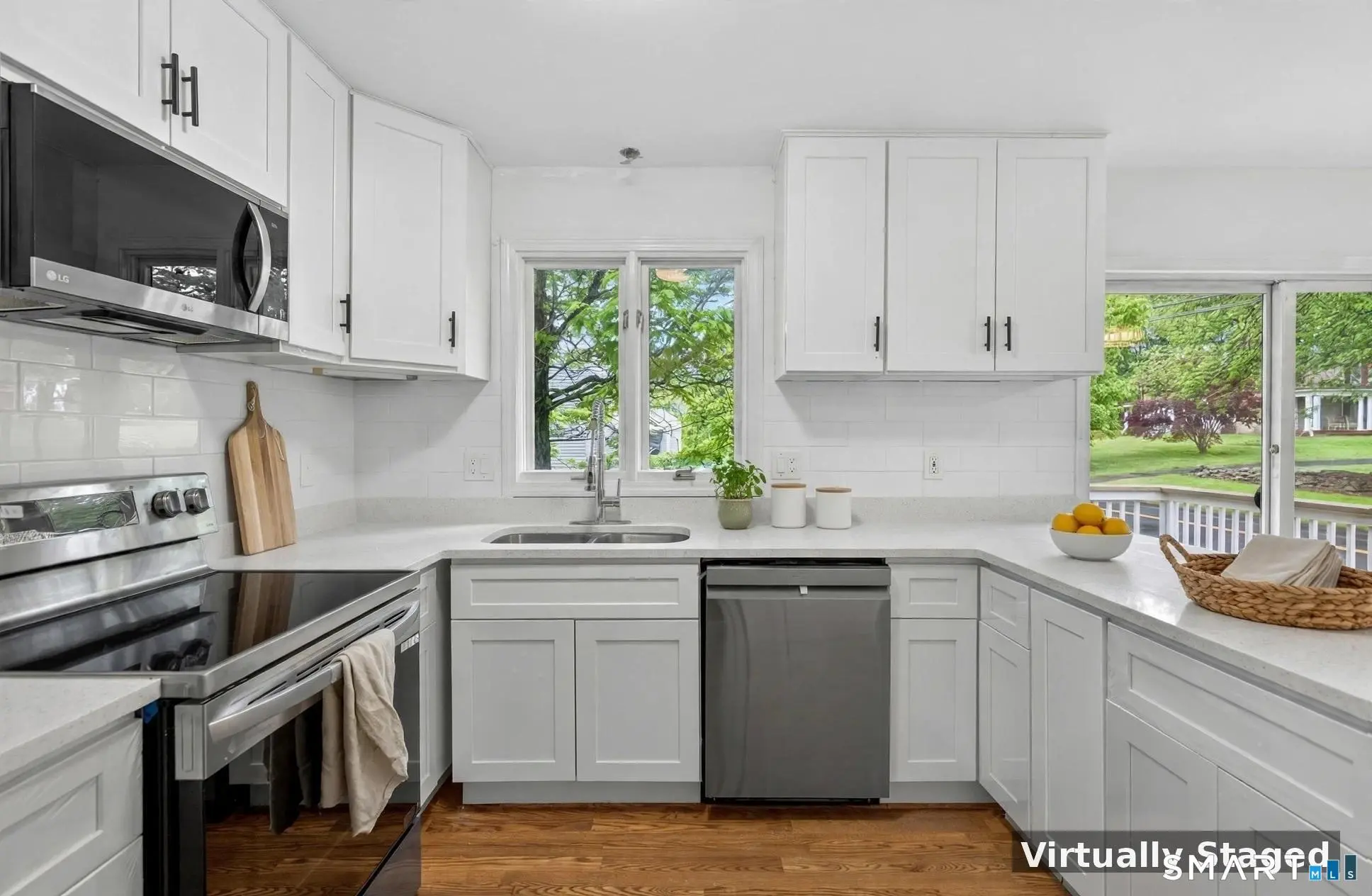 492 Long Hill Road, Middletown