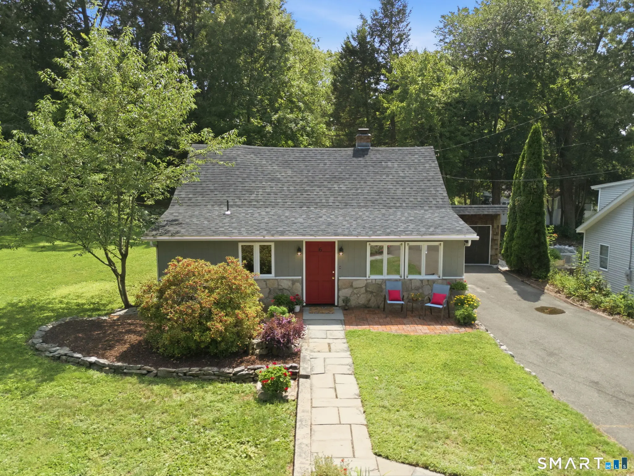 6 Birch Road, Avon