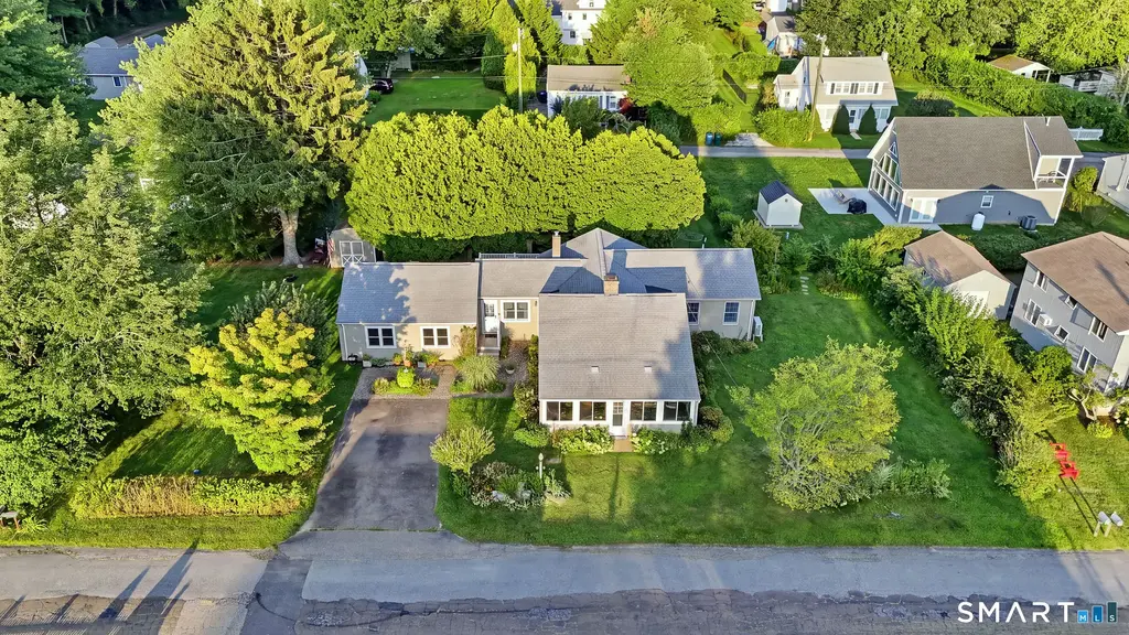 311 Brightwater Road, Old Lyme