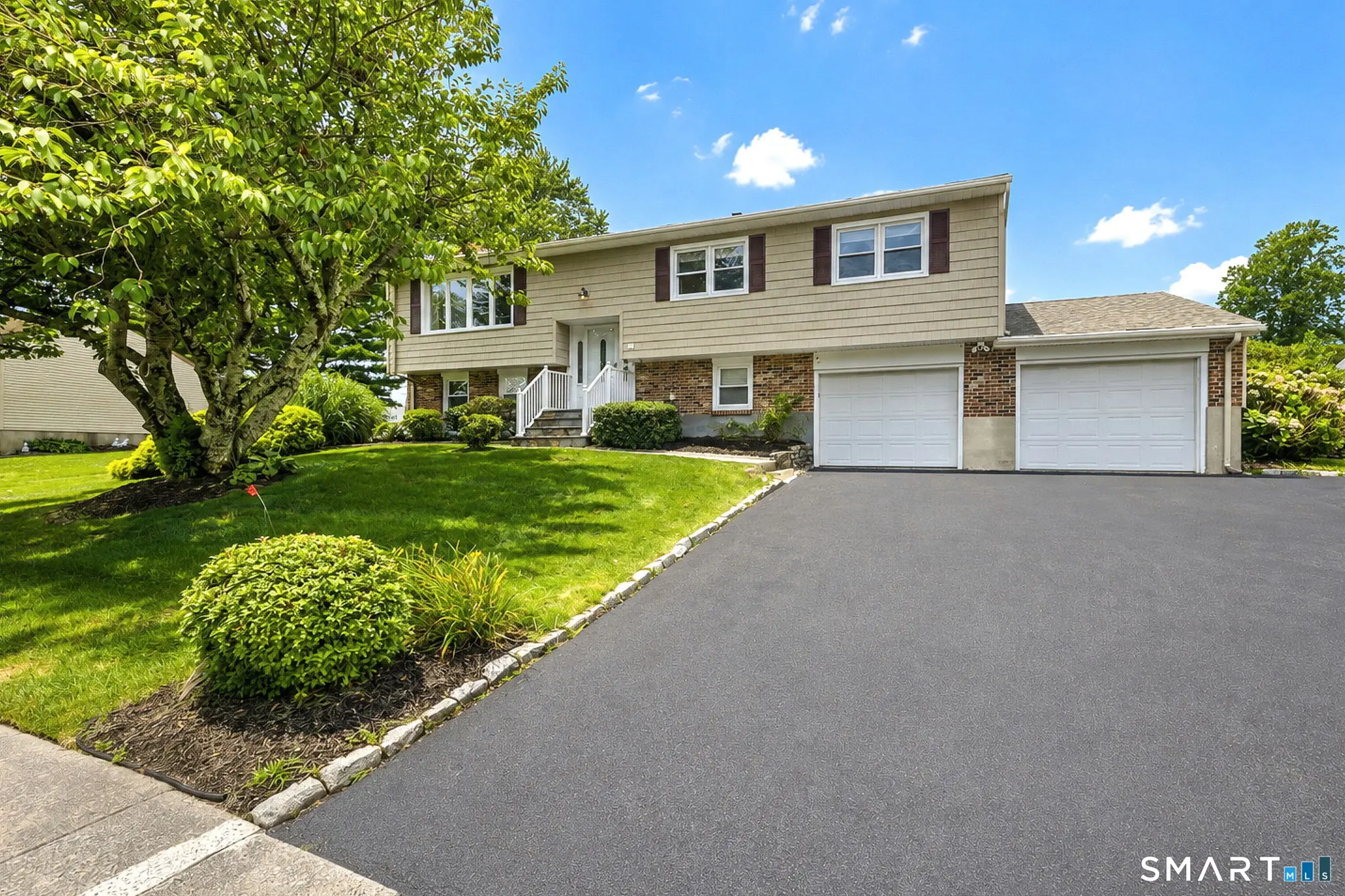 86 Honey Pot Road, West Haven
