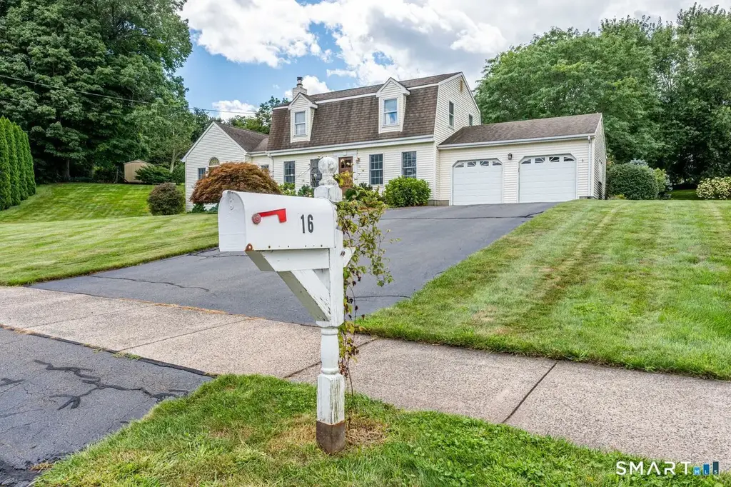 16 Sugar Hill Road, North Haven