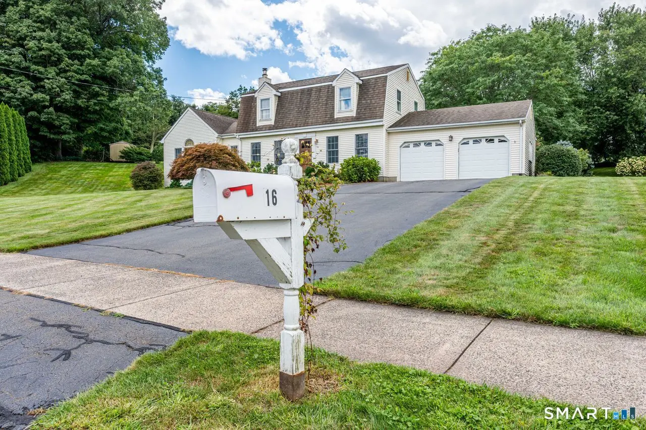 16 Sugar Hill Road, North Haven
