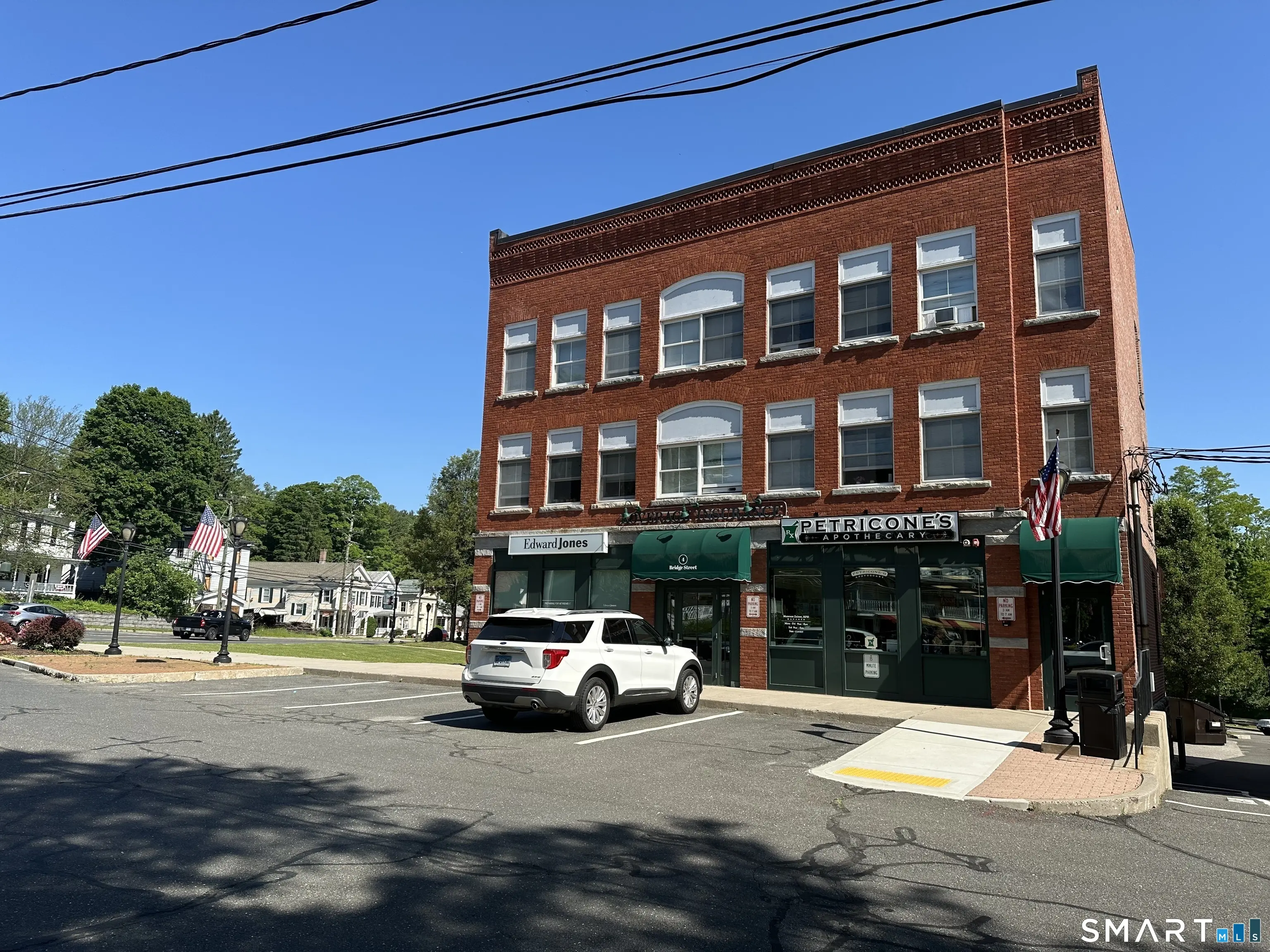 4 Bridge Street 14, New Hartford