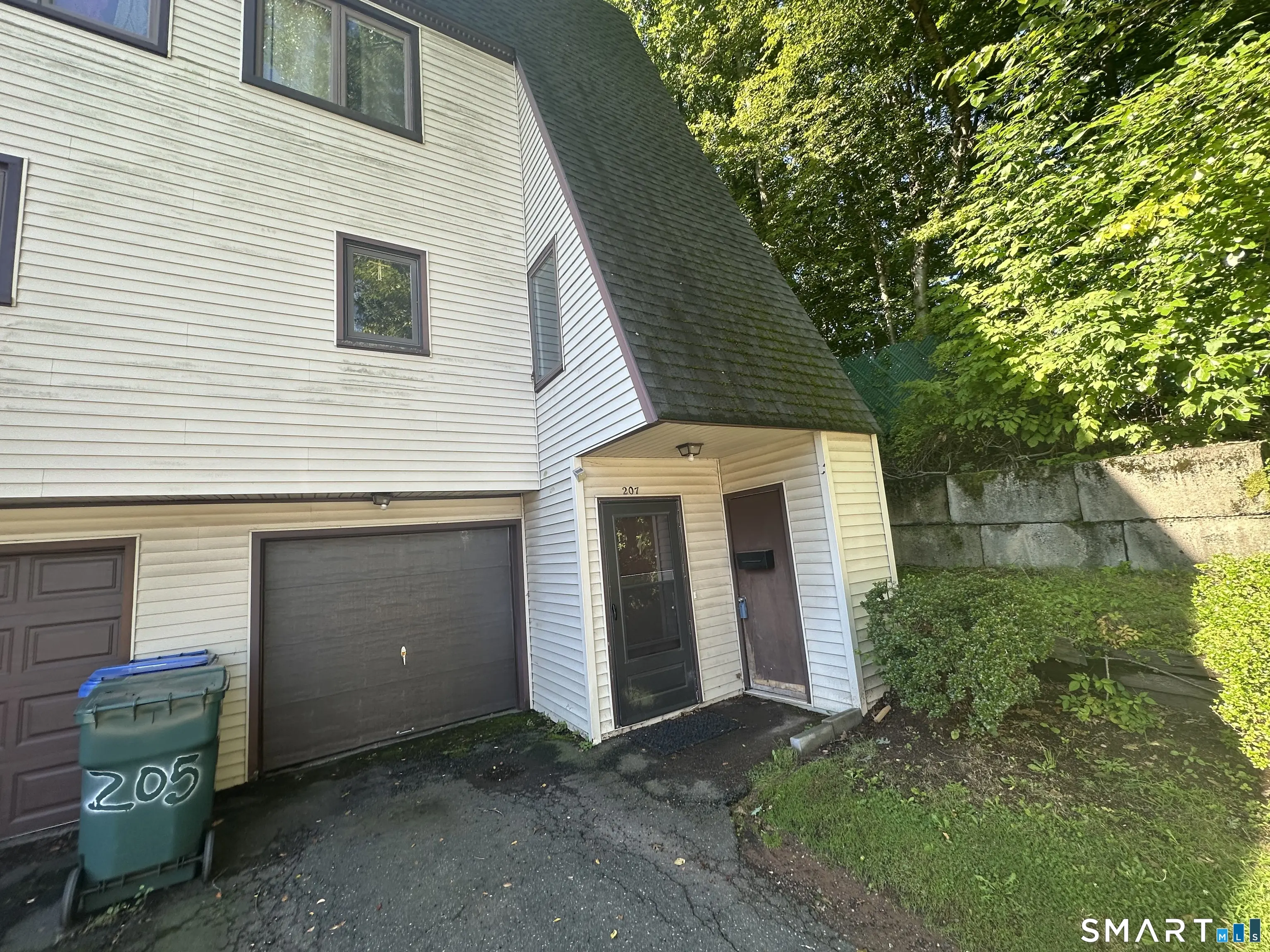 207 High Top Circle West 207, Hamden