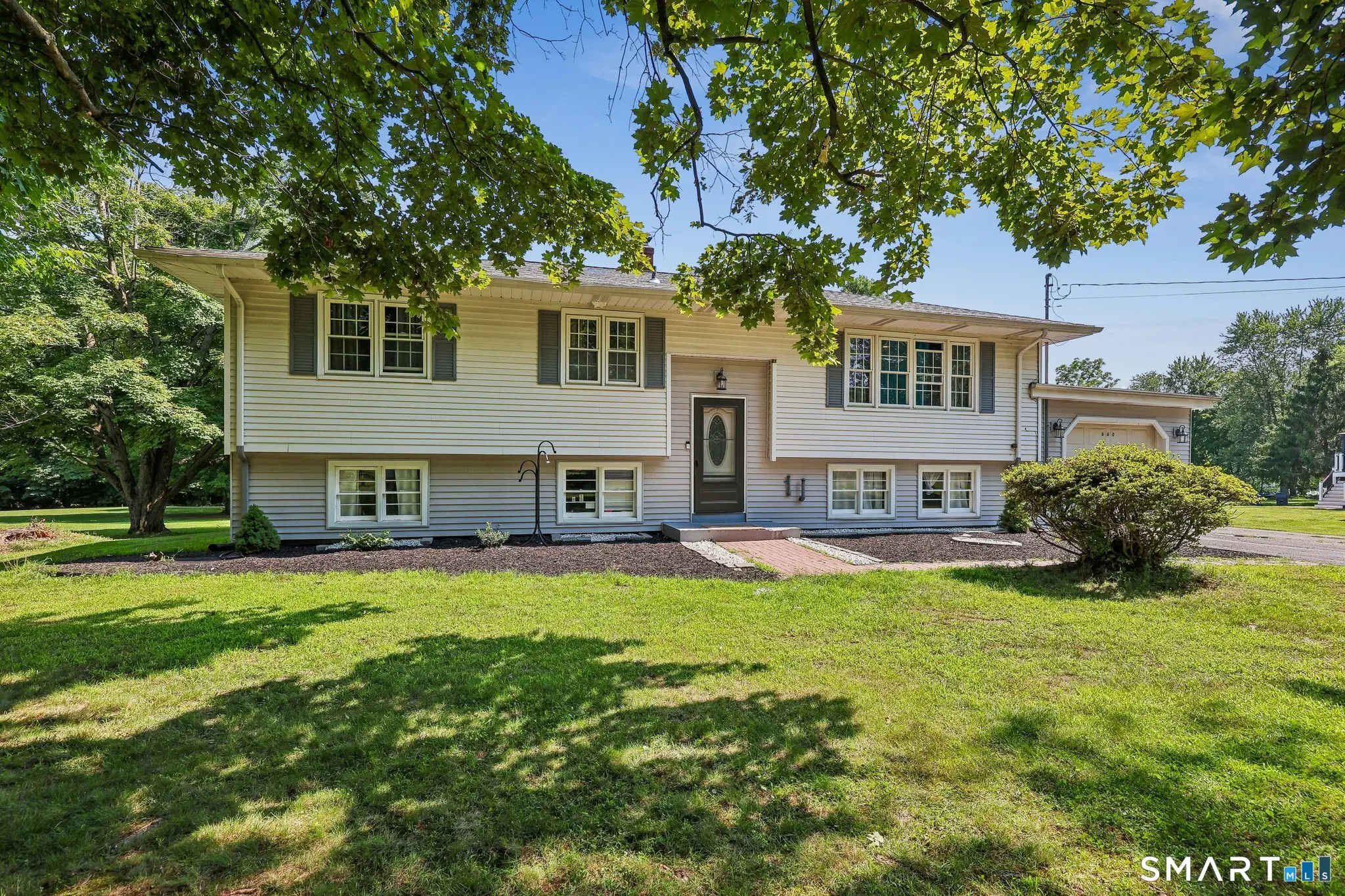 660 East Street South, Suffield