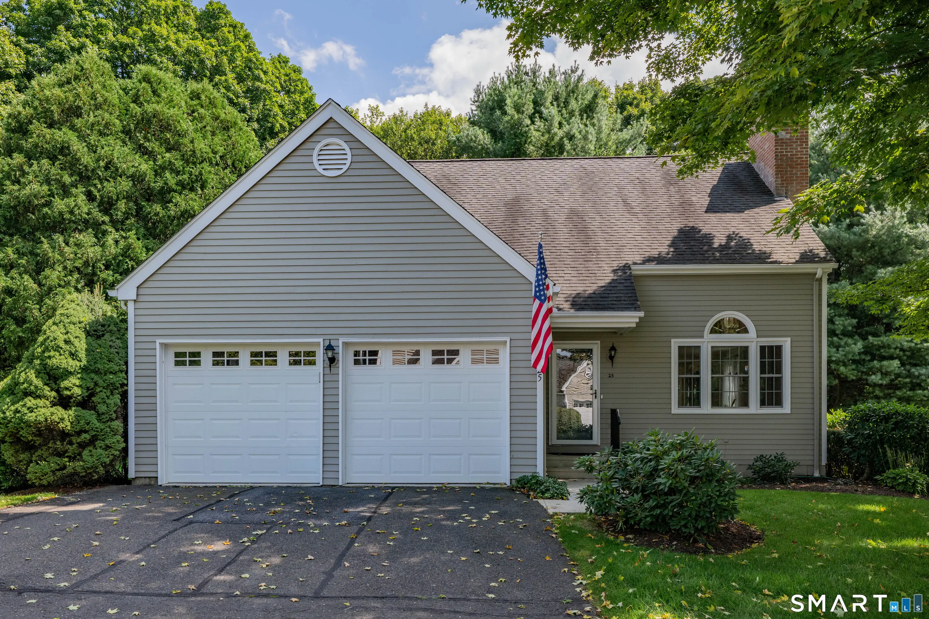 25 Woodbury Hill 25, Woodbury