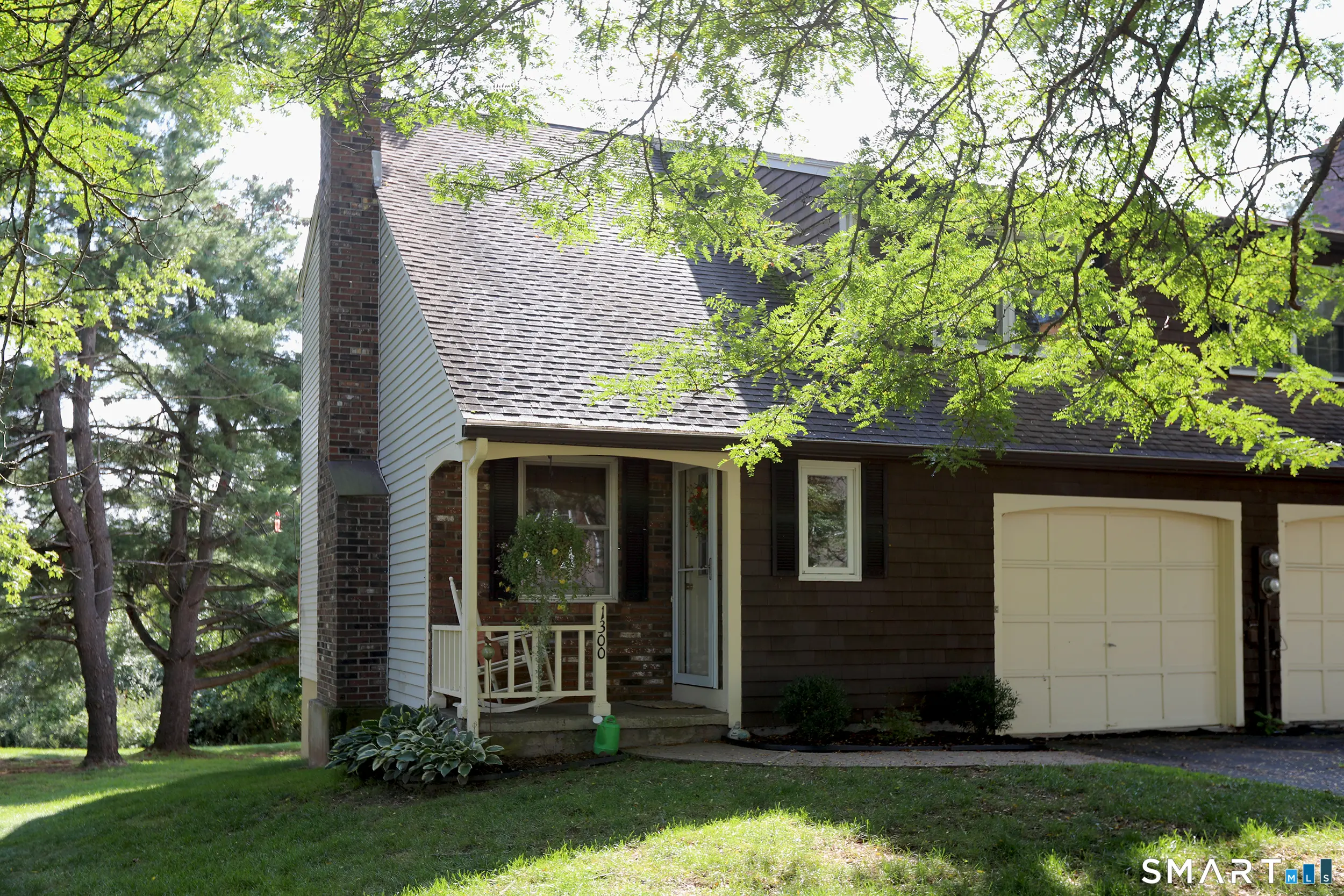 1300 Cambridge Drive, Windsor