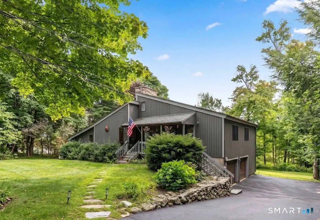 329 Norfolk Road, Litchfield