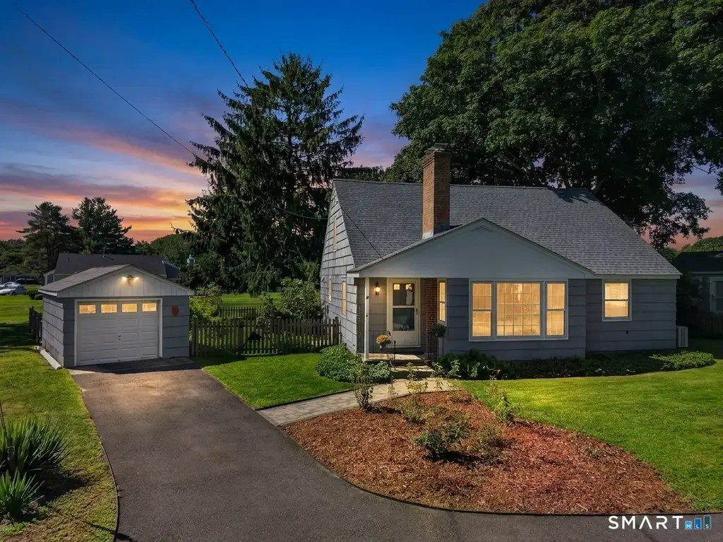 18 Shepard Street, Old Saybrook