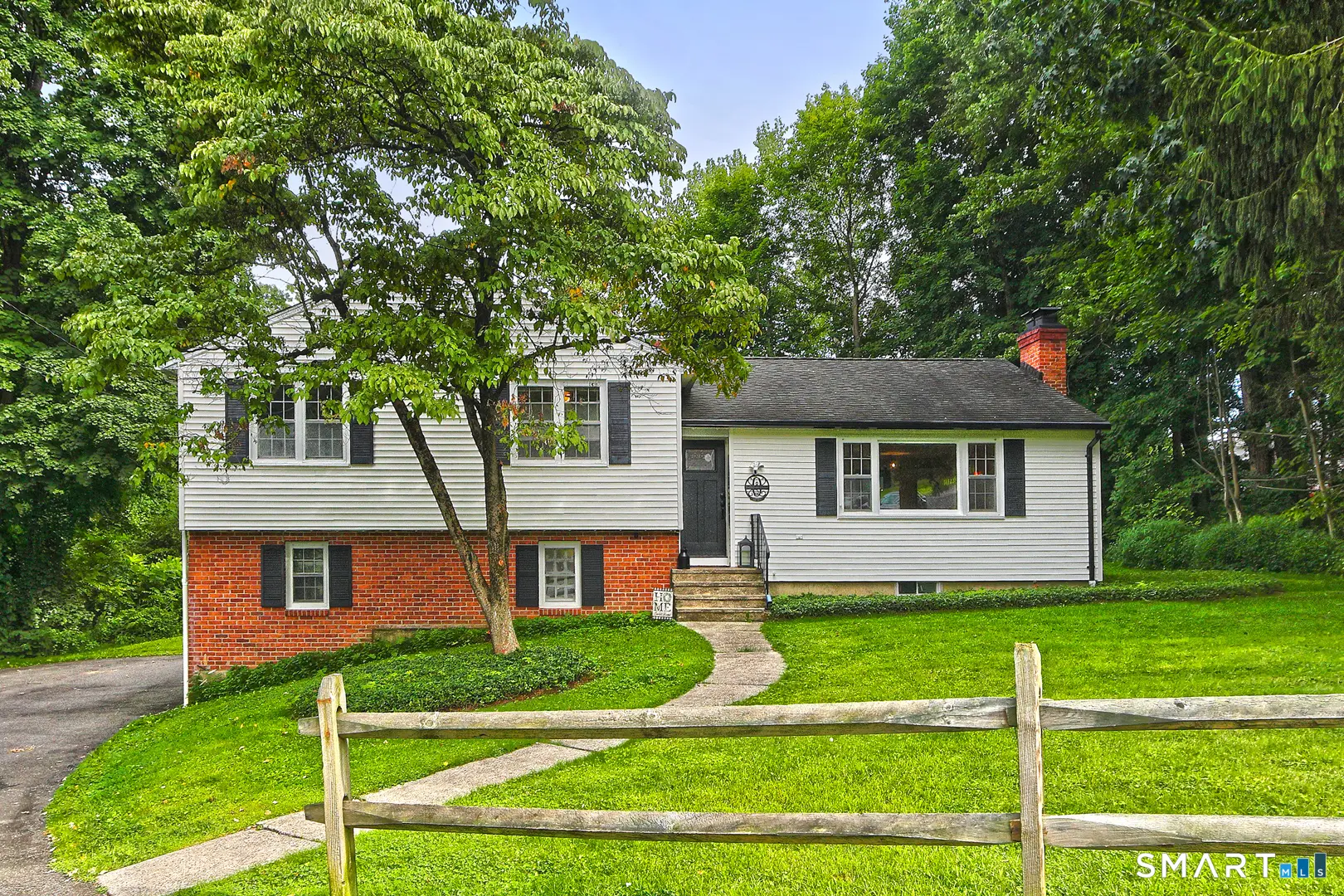2 Chestnut Circle, Naugatuck