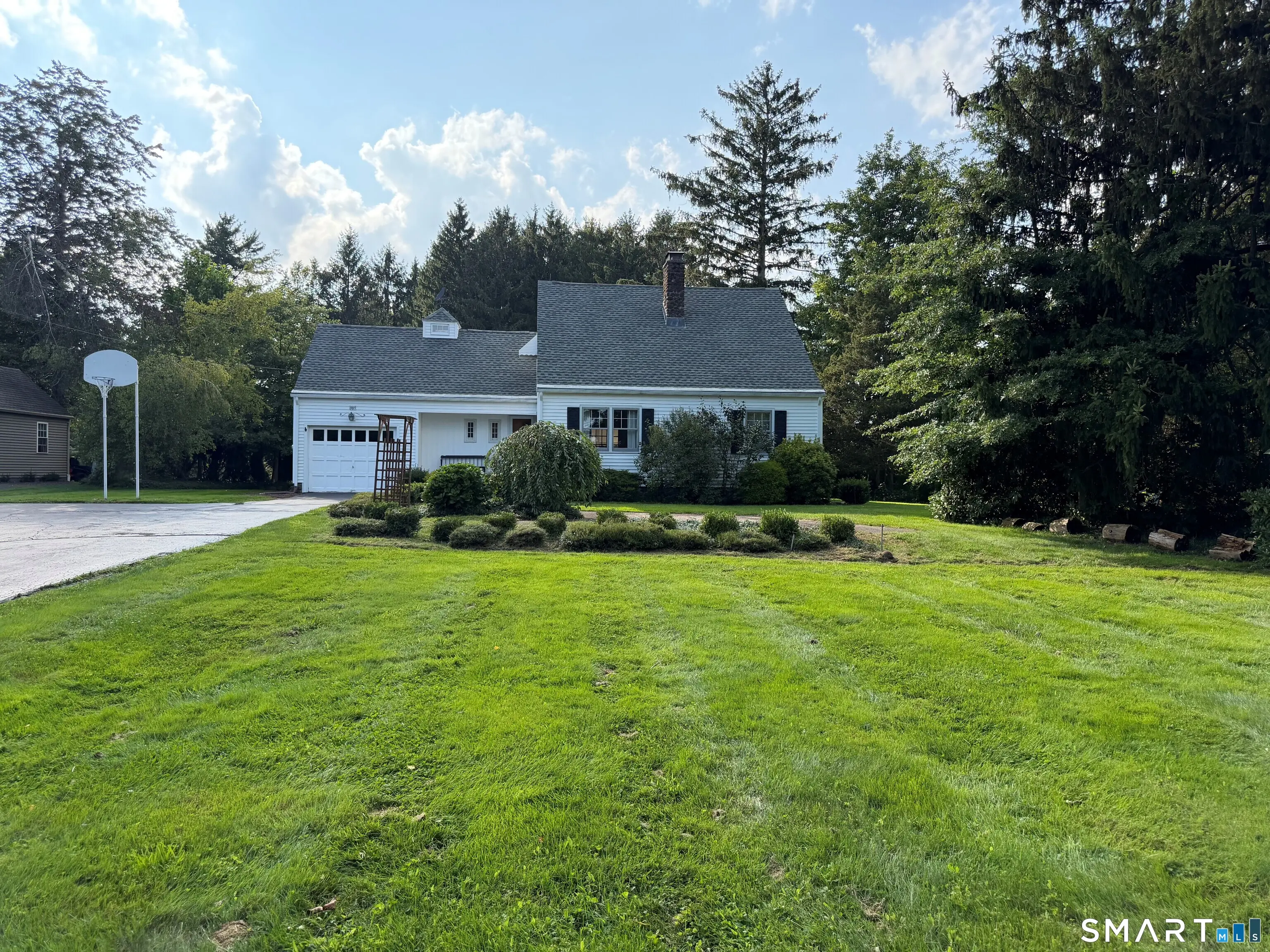 989 North Farms Road, Wallingford