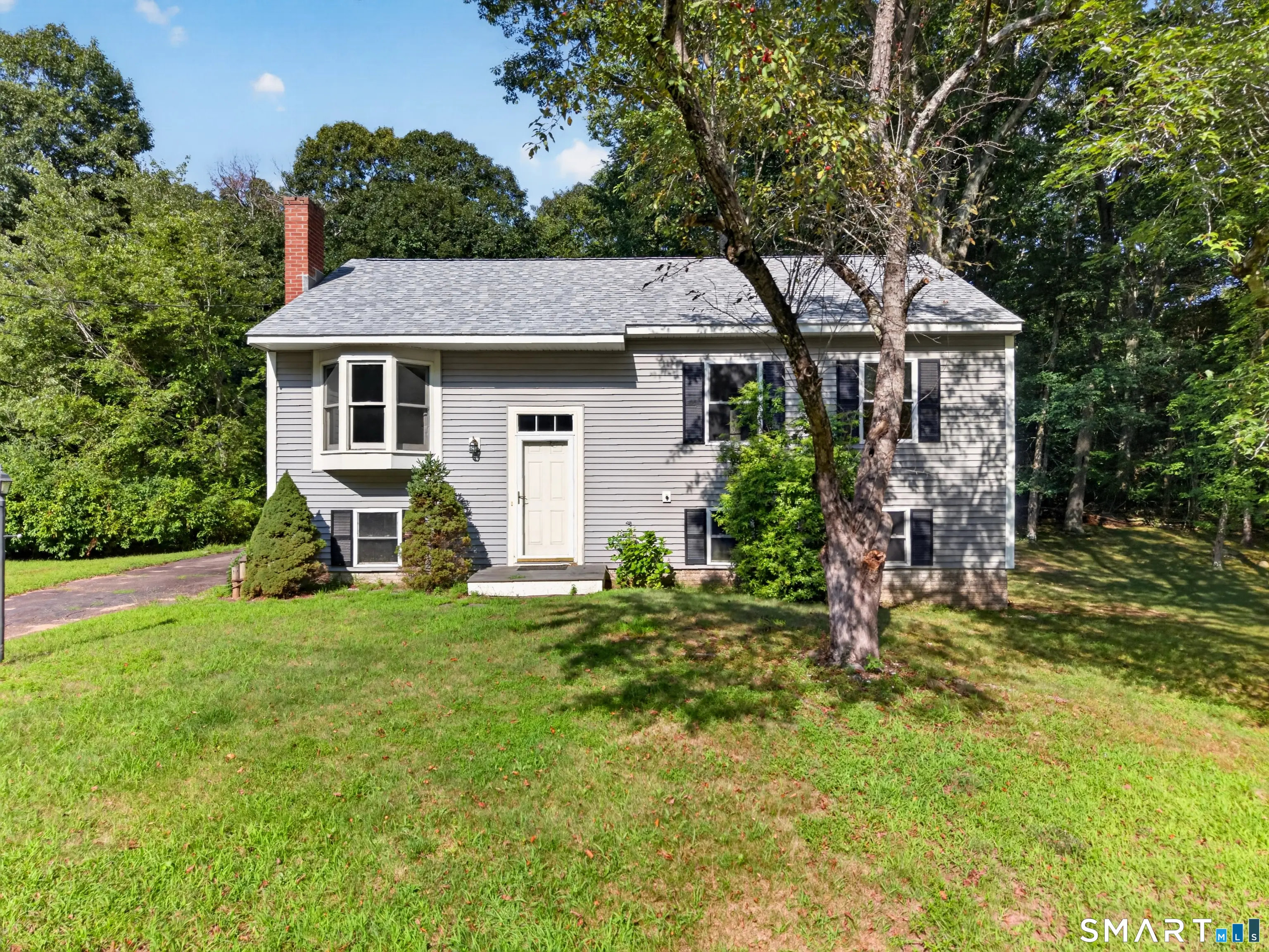 6 Hemlock Circle, Clinton