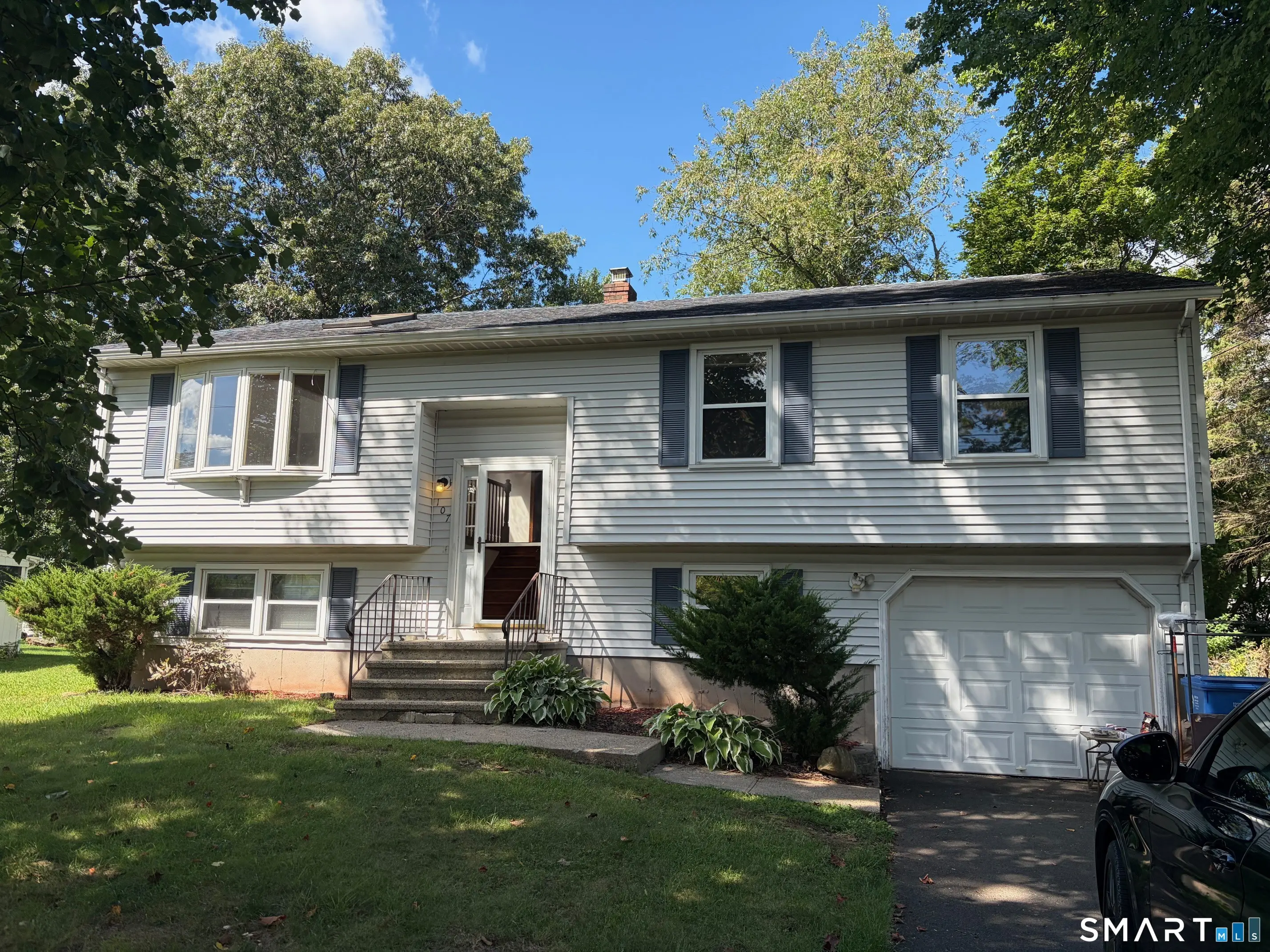 107 Tanglewood Drive, Hamden