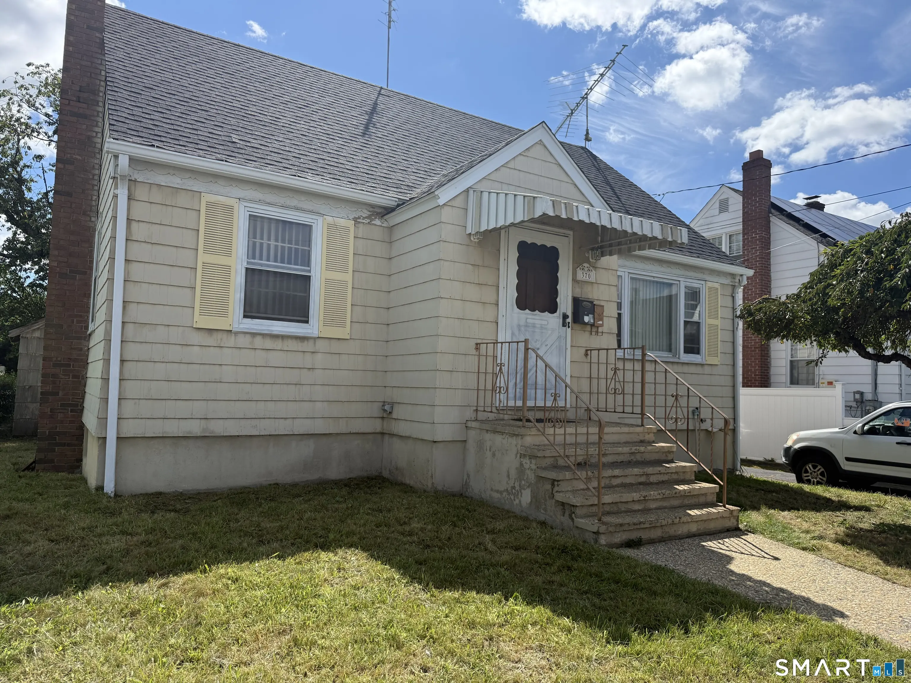 370 Kent Avenue, Bridgeport