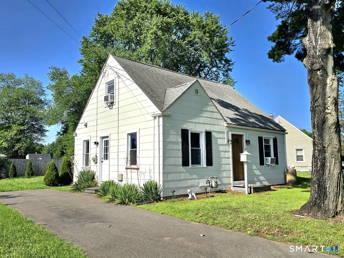 41 Hockanum Drive, East Hartford