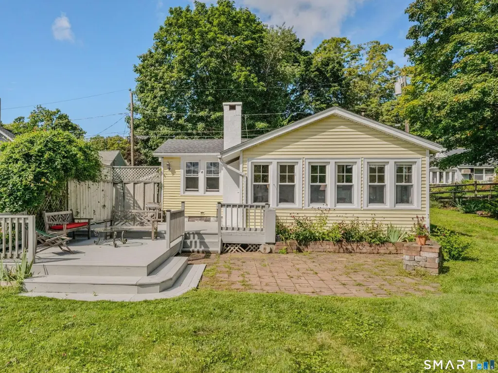 14 Putzel Avenue, Guilford