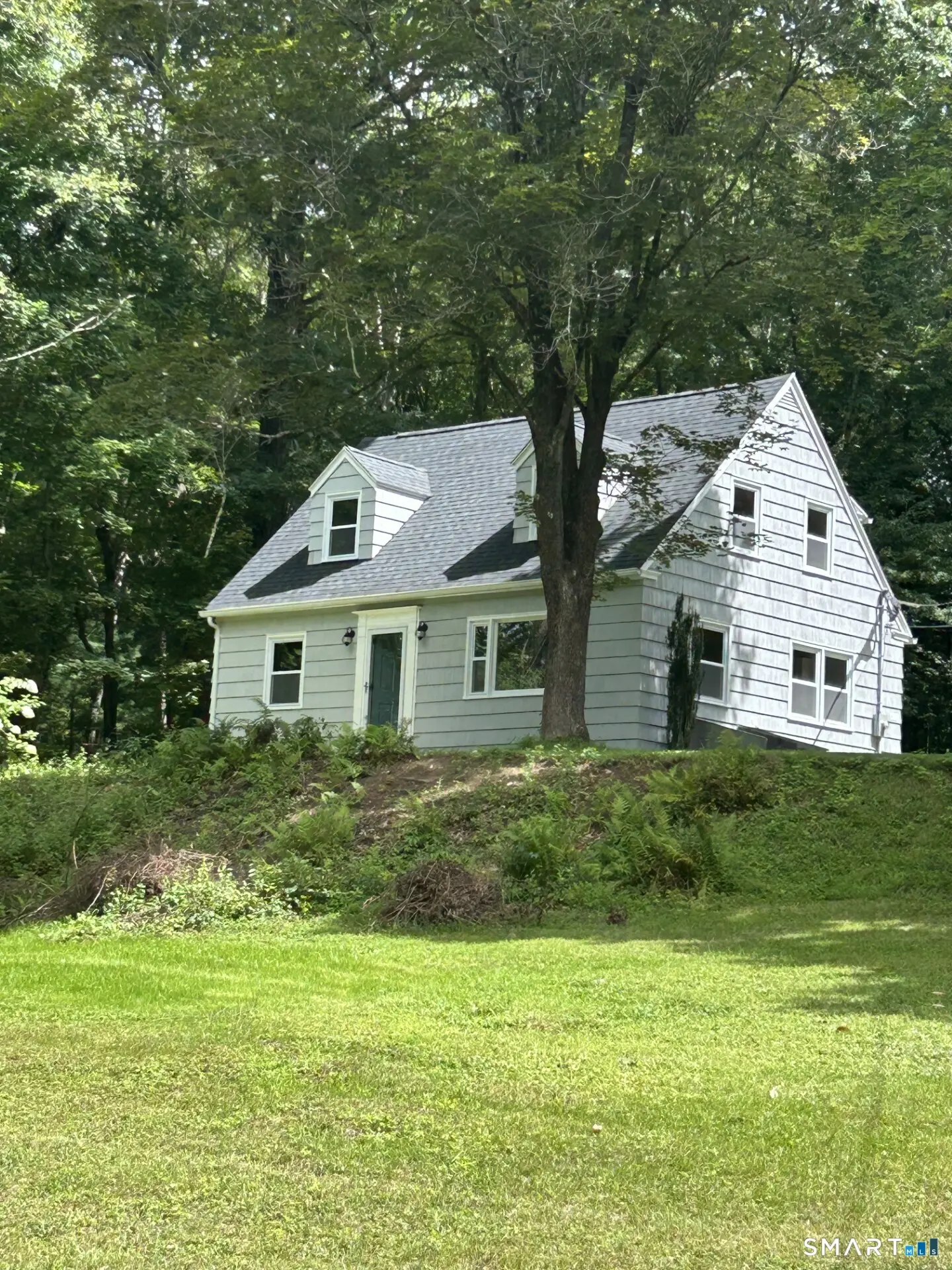 425 Lakeside Road, Morris