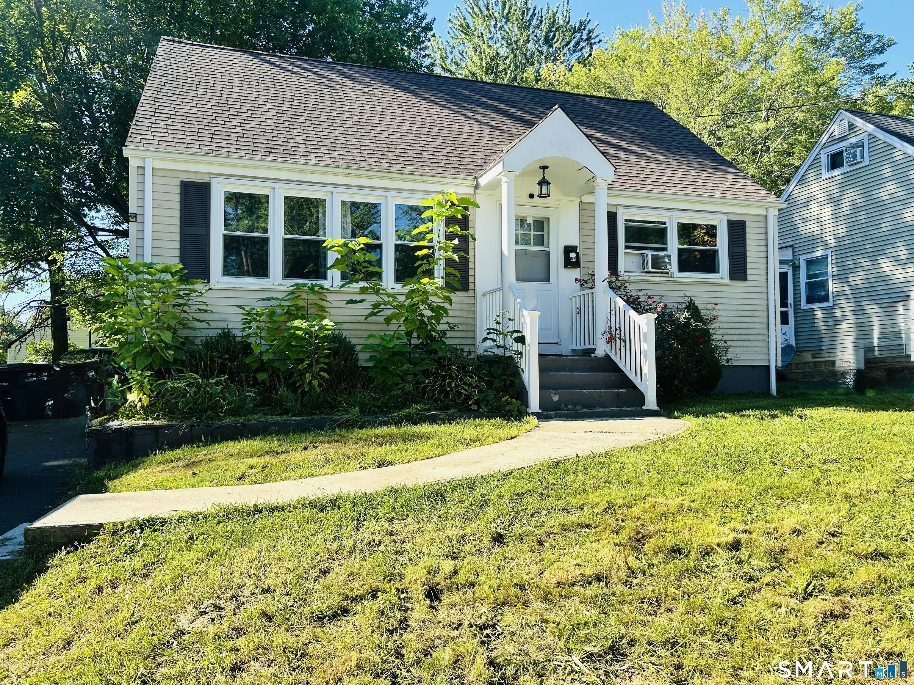 85 Pershing Street, Hartford