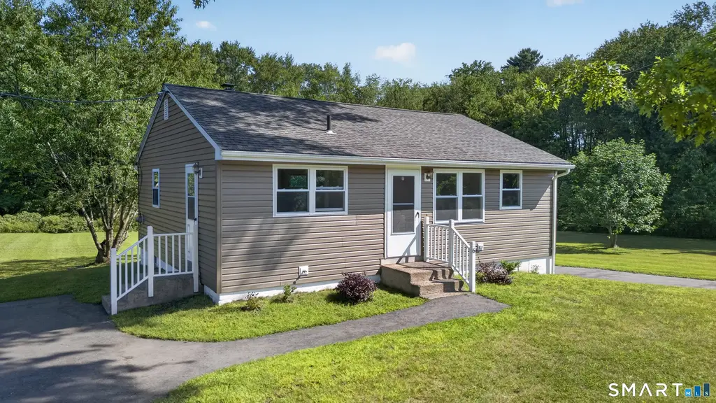6 White Plains Road, Norwich