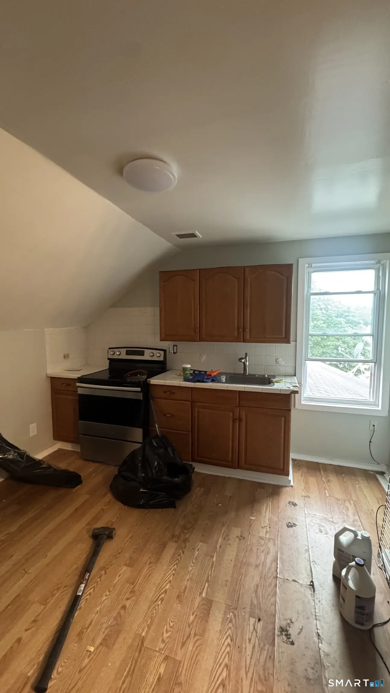 1012 Dixwell Avenue, Hamden