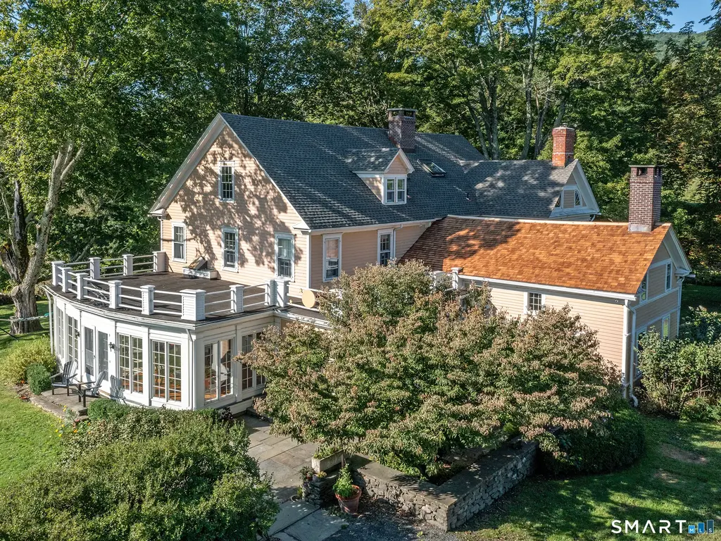 547 Under Mountain Road, Salisbury